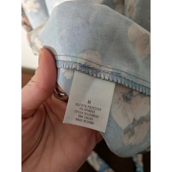 NEW Francesca's Mi Ami Blue Floral Satin Wrap Mini Dress M Cottagecore TRENDY - Picture 4 of 5